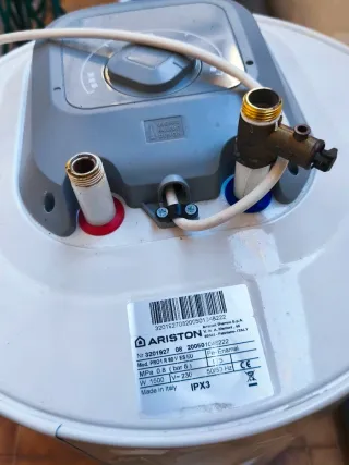 Termo elettrico per acqua Ariston