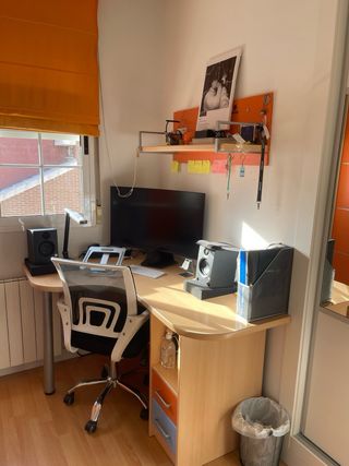 Dormitorio infantil con armario