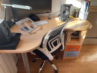 Dormitorio infantil con armario