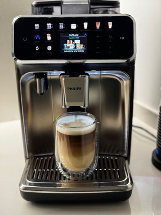 Cafetera Philips Serie 5550