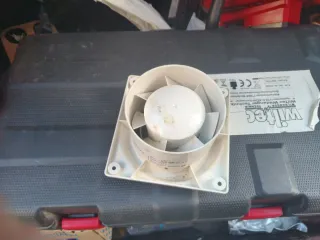 Ventilatore aspirante per bagno