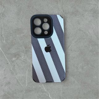 Cover iPhone 15 Pro Righe Diagonali