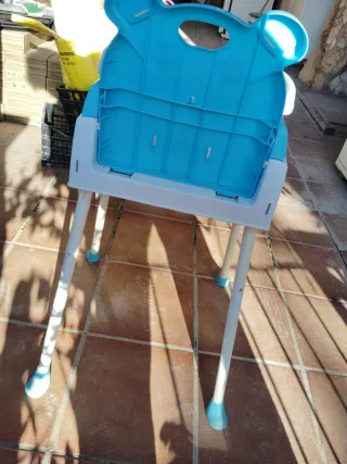 Trona de bebé azul y beige