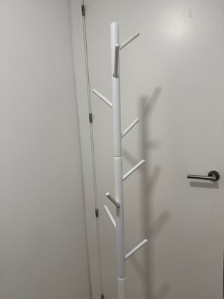 Perchero de pie madera blanco