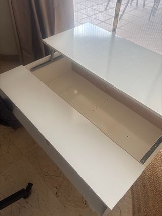 Mesa de centro elevable blanca y madera