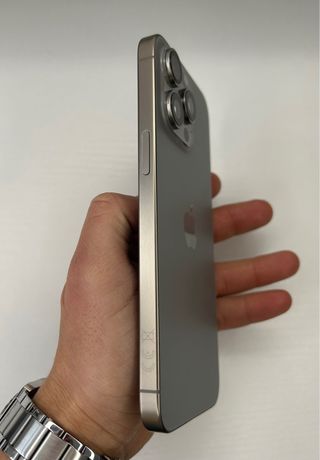 iPhone 15 Pro Max 256GB Gris Como Nuevo