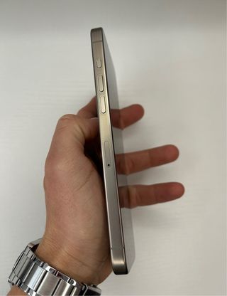 iPhone 15 Pro Max 256GB Gris Como Nuevo