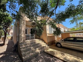 Casa pareada en venta en Urbanizaciones en Guardamar del Segura