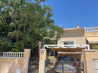 Casa pareada en venta en Urbanizaciones en Guardamar del Segura