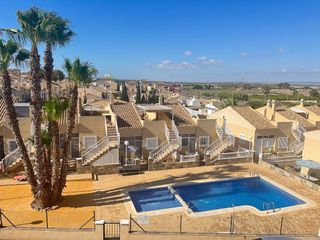 Casa pareada en venta en Urbanizaciones en Guardamar del Segura