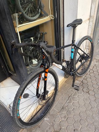 Bicicleta Gravel Conway Negra