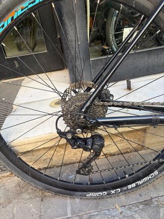 Bicicleta Gravel Conway Negra