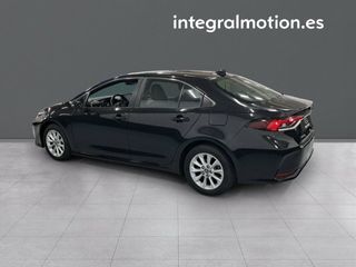 Toyota Corolla Sedán 125H Active Tech