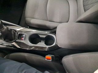 Toyota Corolla Sedán 125H Active Tech