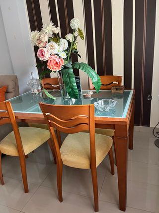 Conjunto de 4 sillas de comedor de madera