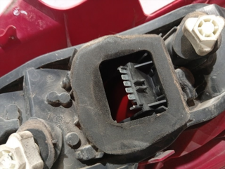 PILOTO TRASERO IZQUIERDO OPEL CORSA D Z13DTJ 1318