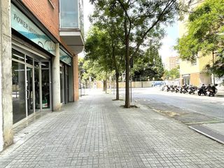 Local comercial en venta en Sants en Barcelona