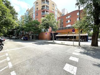 Local comercial en venta en Sants en Barcelona