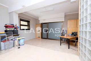 Local comercial en alquiler en Vilapicina i la Torre Llobeta en Barcelona