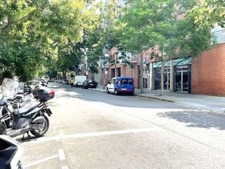 Local comercial en venta en La Font de la Guatlla en Barcelona