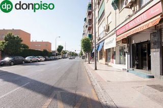 Local comercial en venta en Camino de Ronda - Rosaleda en Granada