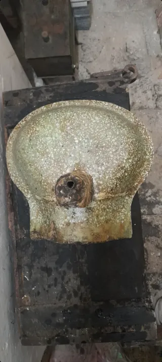 Pica antigua de piedra