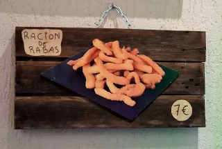 Cartel Retro en madera y relieve para hostelería