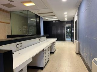 Local comercial en alquiler en Valdés