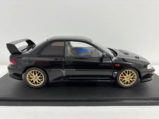 Subaru Impreza escala 1/18