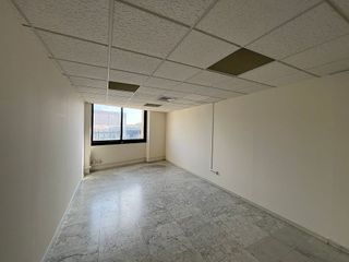 Oficina en venta en Almeda - El Corte Inglés en Cornellà de Llobregat