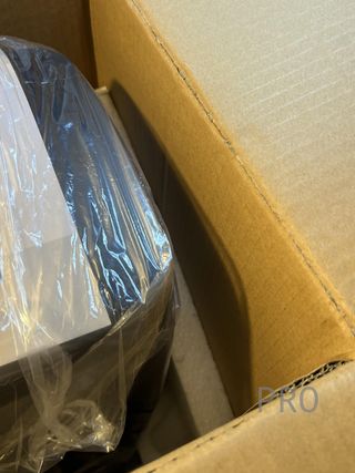 Cestino per il bagno SONGMICS, 8 L, con pedale, per spazi piccoli, con coperchio morbido, acciaio, nero LTB591B0802