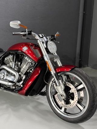 Harley-Davidson V-Rod Muscle Roja