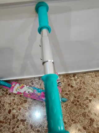 Patinete niña infantil poco uso.