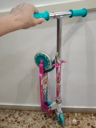 Patinete niña infantil poco uso.