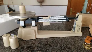 Balanza de precisión monoplato con caja