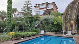 Chalet en venta en Vallirana