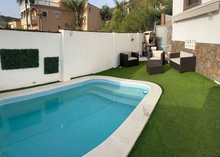 Chalet en venta en Puerto de la Torre - Atabal en Málaga