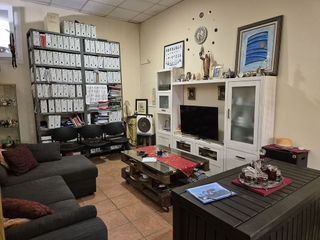 Local comercial en alquiler en Natahoyo en Gijón