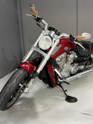 Harley-Davidson V-Rod Muscle Roja