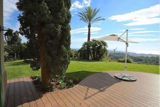 Chalet en alquiler en El Padrón - El Velerín - Voladilla en Estepona