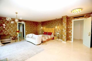 Chalet en alquiler en El Padrón - El Velerín - Voladilla en Estepona