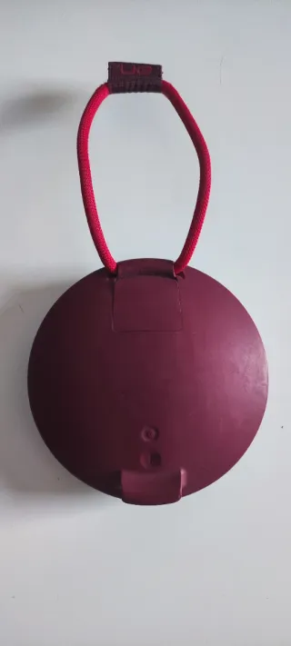 Altavoz Ultimate Ears Azul y Rojo