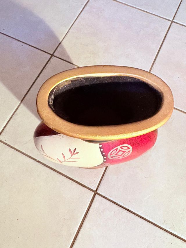 Elegante vaso decorativo in stile orientale