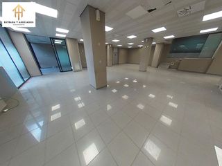 Local comercial en venta en Santa Eulàlia en Hospitalet de Llobregat, L´