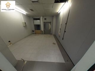 Local comercial en venta en Santa Eulàlia en Hospitalet de Llobregat, L´