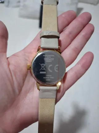 Reloj Oriflame Beige y Dorado Mujer