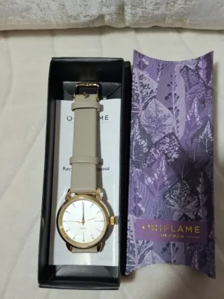Reloj Oriflame Beige y Dorado Mujer
