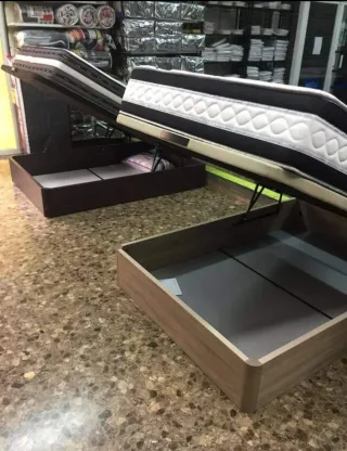 Canapés y colchones nuevos