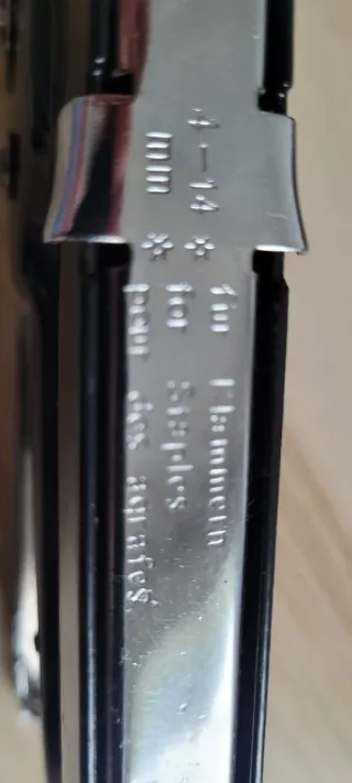 Grapadora manual metálica