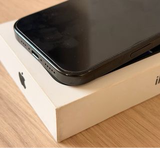 iPhone 16 Pro 512GB Negro y funda original Magsafe